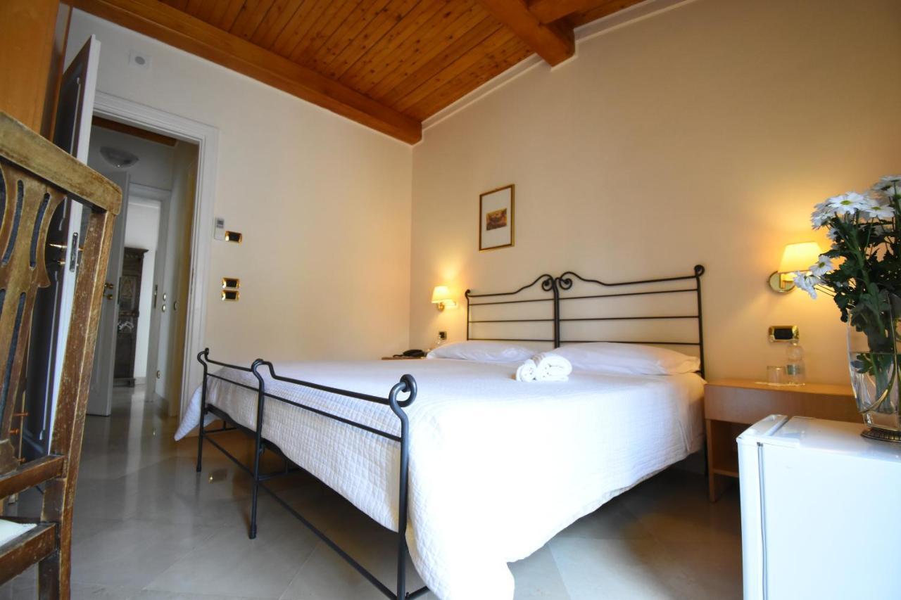 Palazzo Sottile Meninni - Classic Rooms Experience Γκραβίνα Εξωτερικό φωτογραφία